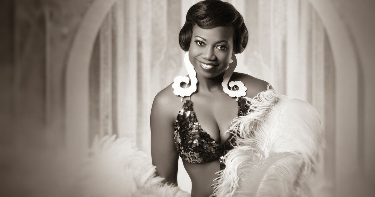 Read more about the article Celebrating the Black Women Who Shaped Hollywood Glamour